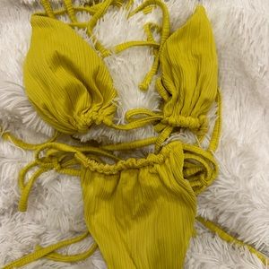Frankie’s yellow bikini set